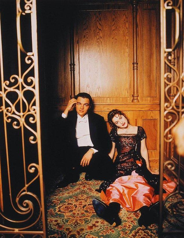 18. Leonardo DiCaprio ve Kate Winslet Titanic filminin setinde, 1997