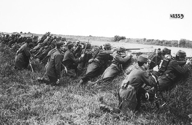 12. 5 Eylül 1914 İtilaf devletleri batı cephesinde geri çekilmeye başlar.