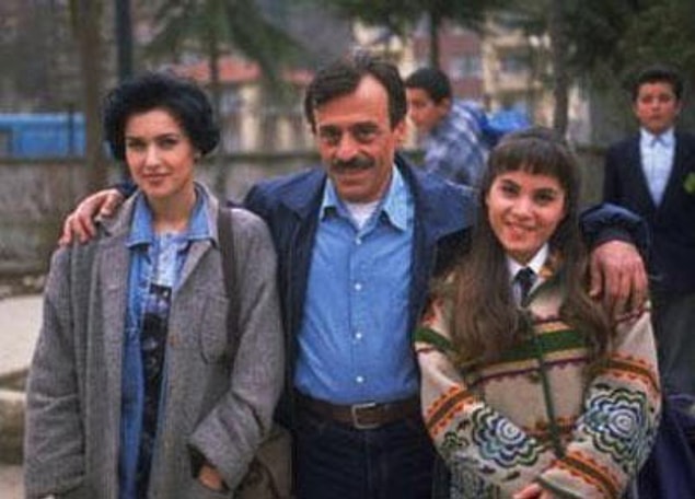 12. Süper Baba dizisinde oynarken Şevval Sam 20, Sevinç Erbulak 13 yaşındaydı dizinin ilk bölümünden bu yana 21 yıl geçti.