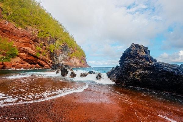 13. Kaihalulu Red Sand Beach, Hawaii
