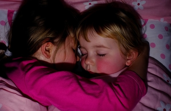 2. Жизнь непредсказуема. Она может вам заменить маму, подругу или быть просто сестрой в зависимости от ситуации.