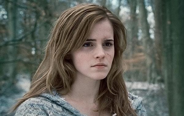 32. Hermione Hogwarts'tan sonra bakanlıkta Sihirli Yaratıkların Düzenlenmesi, Denetimi dalında çalıştı fakat sonradan Sihirli Yasal Yaptırım dairesine geçti.