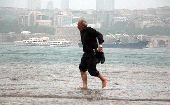 Beklenen Yağış Geldi, İstanbul'u Yine Sel Aldı, Üsküdar Bildiğiniz Gibi...