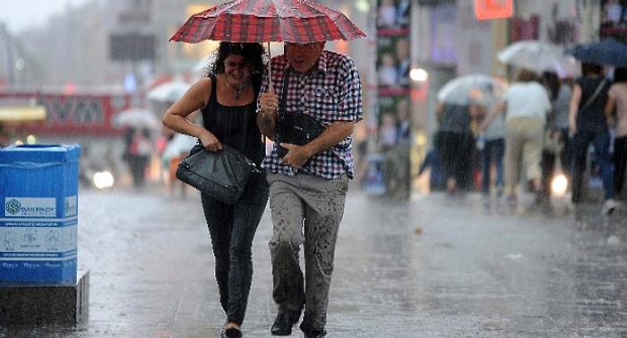 İstanbul'da Sağanak Başladı