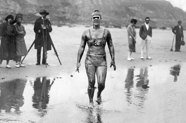 24. Manş Denizi'nde yüzen ilk kadın Gertrude Ederle. (1926)