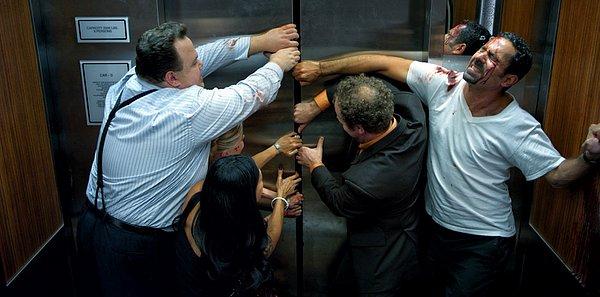 4. Asansörde kalmaktan korktuğunu fazla belli eden tip