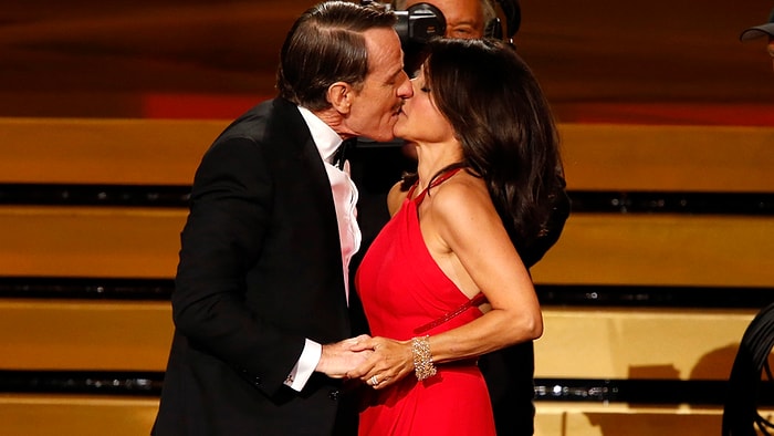 Emmy Gecesine Damga Vuran Öpüşme | Bryan Cranston ve Julia Louis Dreyfus