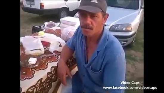 Rakı Üzerindeki Etiketi Kendisiyle Bağdaştıramayan Dayı