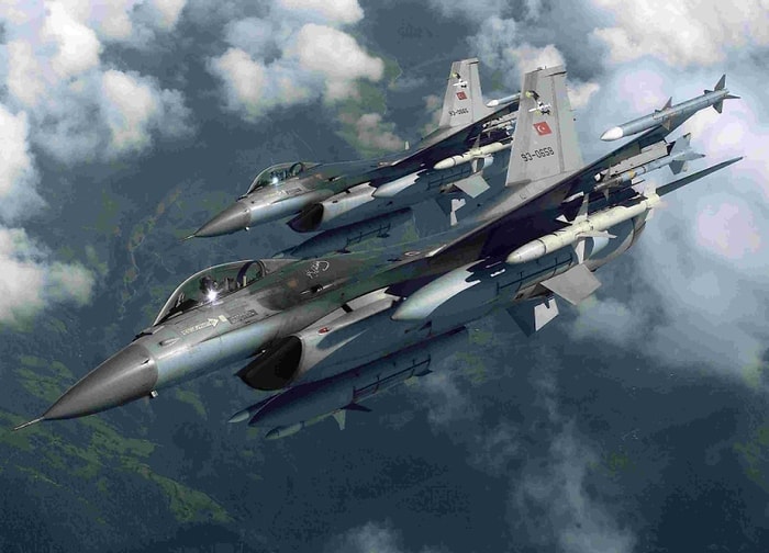 Diyarbakır'da F-16 Uçağı Düştü!