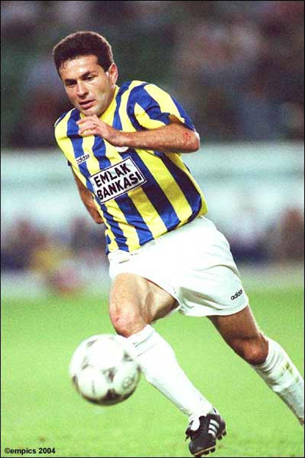 1988'de Fenerbahçe'ye transfer olarak büyük bir adım attı.
