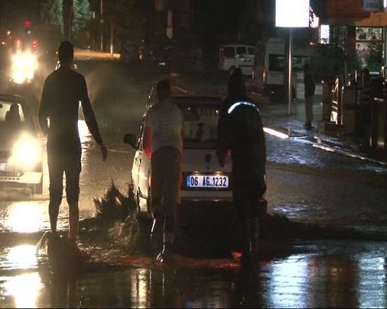 Sincan'da Sel Dehşeti: Çok Sayıda Yaralı Var