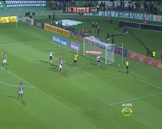 Alex, Maradona'yı Taklit Etti Ama Hakeme Yakalandı