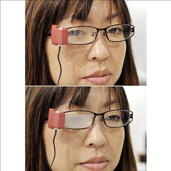 100. Bilgisayar karşısında oyun oynarken göz kuruluğunu önleyen Masunaga Göz Kırpma Gözlüğü. Gözlükteki sensör, kullanıcının gözünü ne sıklıkta kırptığını belirliyor. Kullanıcı uzun süre gözünü kırpmadan ekrana bakarsa, gözlüğün camları buğulanmaya başlıyor.