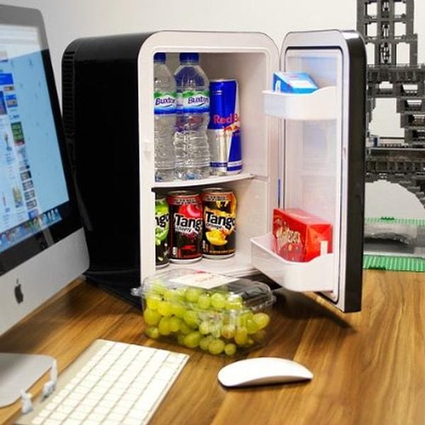 6. Bilgisayar kasanızın yanına koyacağınız size özel mini buzdolabı