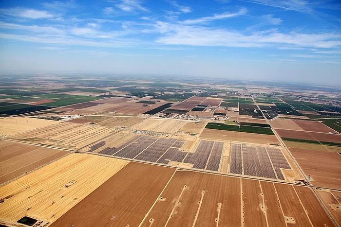 Google 145 Milyon Dolar Yatırımla Eski Petrol Sahasını Solar Tesise Dönüştürüyor