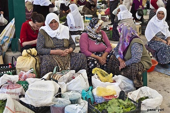 Her Semt Pazarında Adeta Örgütlenip Etrafa Dağılan 15 Değişmez Kişi