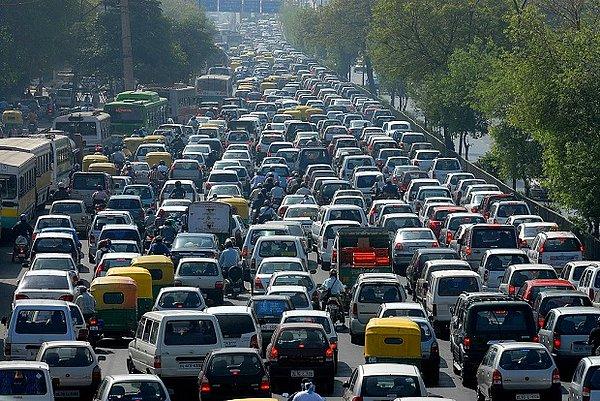 6. Dünyada en uzun süren trafik sıkışıklığı 2010 yılında Çin'de meydana gelmiş ve 12 gün sürmüştür.