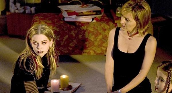 18. Dead Like Me (2003–2004) | IMDb: 8.2