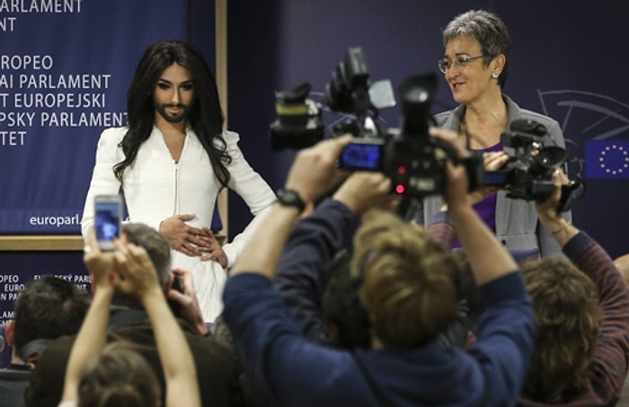 Conchita Wurst Avrupa Parlamentosu İçin Söyledi