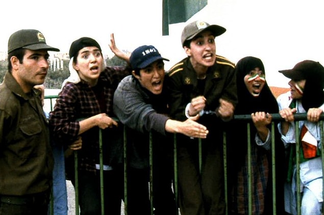 27. Offside / Ofsayt | IMDB: 7,2 (2006)