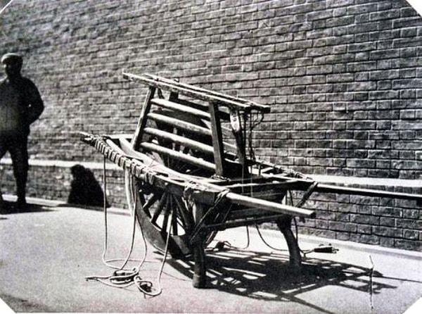 16. El arabası bu duvarın inşası sırasında Çinliler tarafından bulunmuş ve duvarın inşaatında kullanılmıştır.
