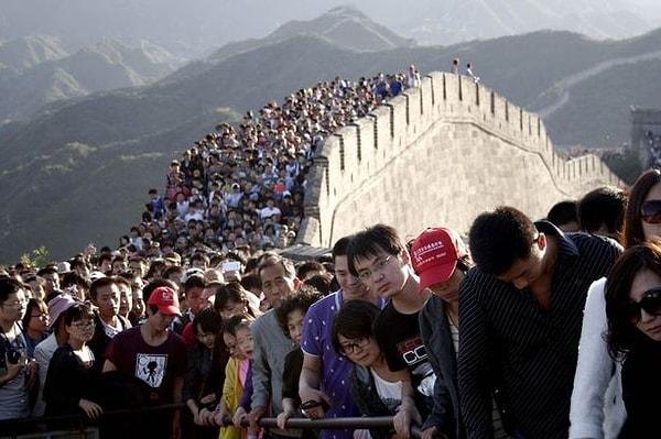 24. Çin Seddi Dünya'nın en popüler turistik mekanlarının başında gelmektedir.