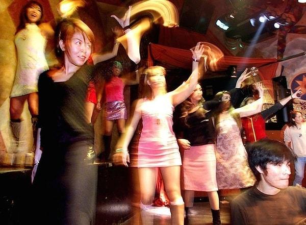 21. Japonya: Gece kulüplerinde dans etmek