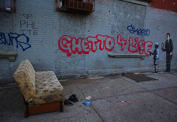 3. New York sokaklarından bir diğer Banksy çalışması.