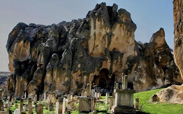 8. Kayıhan Göynüş vadisi ve kaya kiliseleri