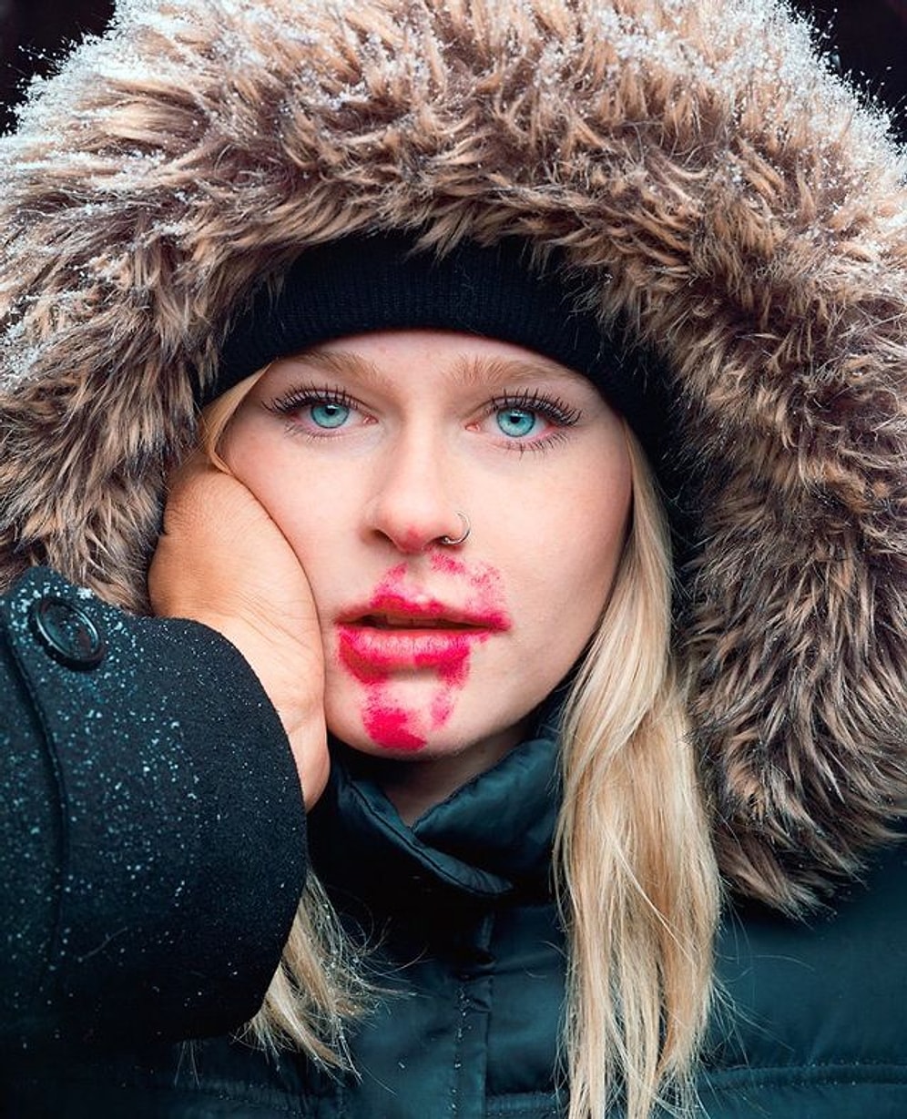 İnsanların Öpüştükten Sonraki Hallerini Çeken Fotoğrafçının 17 Fotoğrafı ile İlginç Çalışması
