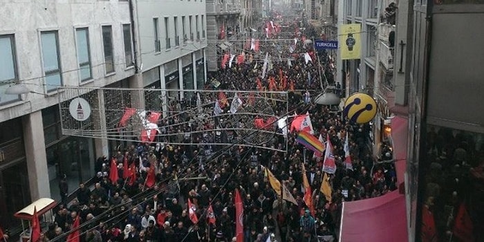 İstanbul'da Yüzlerce Kişi Kobanê İçin Yürüdü