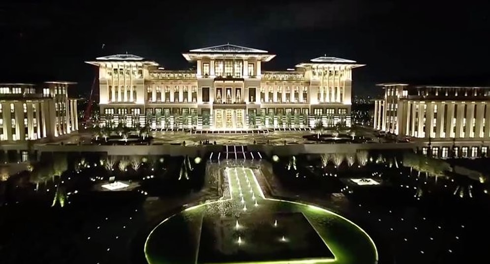 Öğretmenler 'Ak Saray'a Puanla Girmiş...