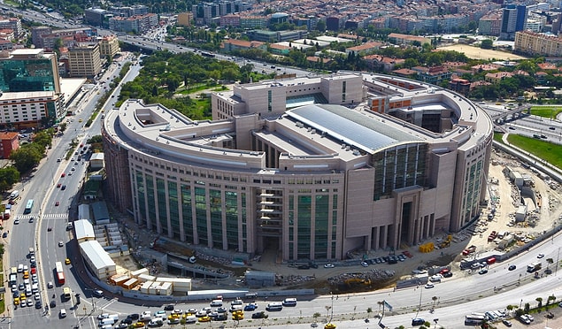 12. Avrupa'nın en büyük adalet sarayı