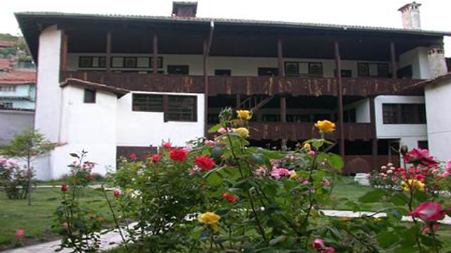 Macar Evi