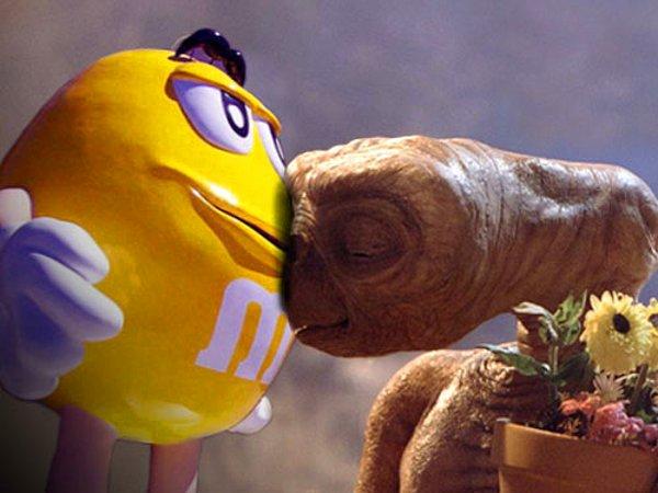 7. Mars Çikolata'nın E.T. filmi için satış yapmayı reddetmesi