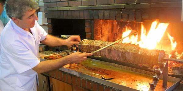 6. Cağ Kebabı - Şehzade Erzurum Cağ Kebabı (Sirkeci)
