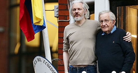 Noam Chomsky, Assange'ı Ziyaret Etti