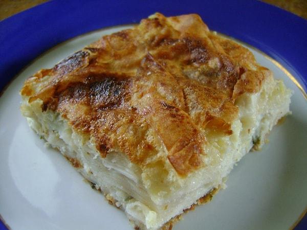 4. Annenize yarım kilo Mimolette peyniri alın ve altın gününde komşulara bu peynirle börek yapmasını söyleyin.