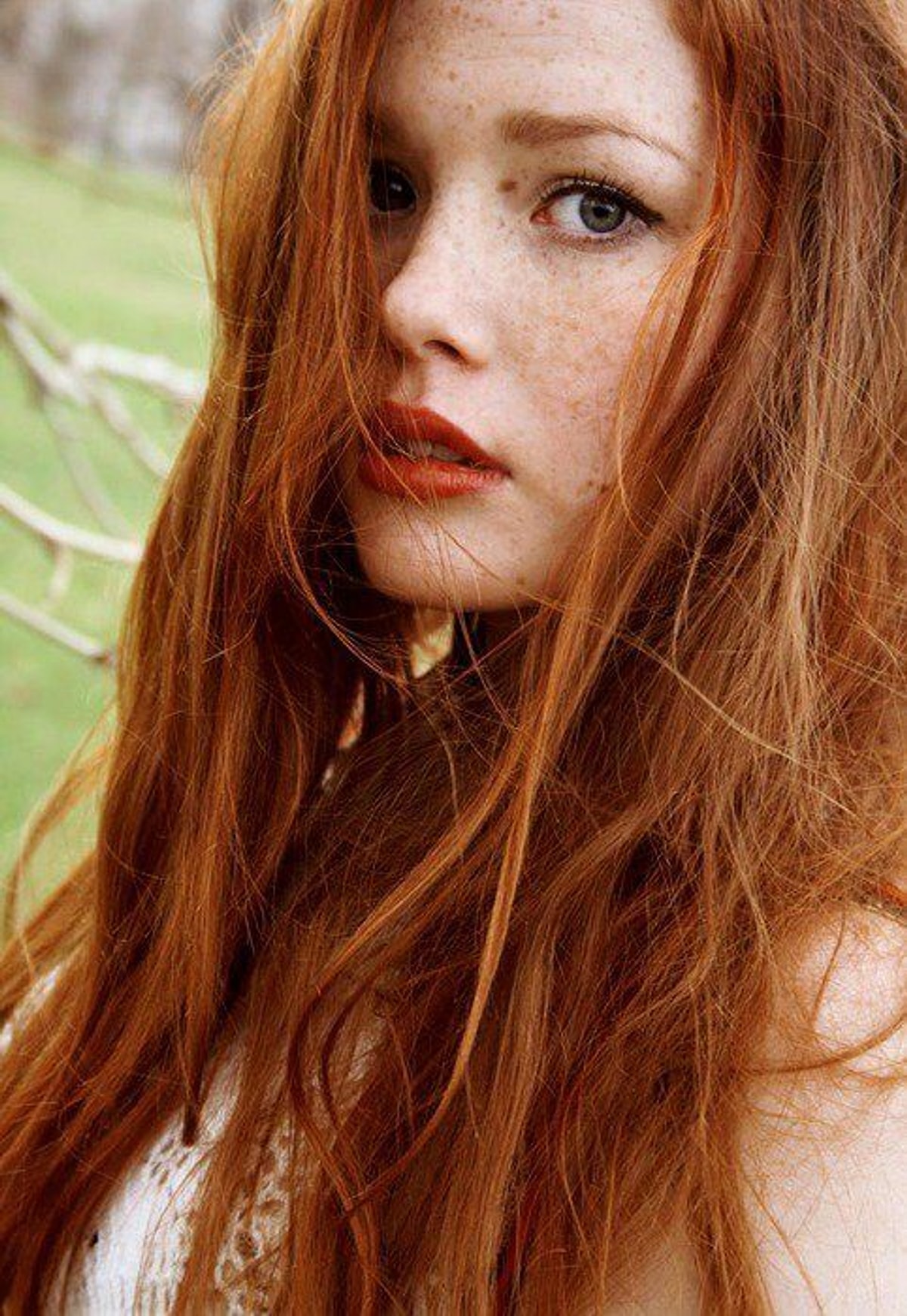 Redhead hairy. Джинджер Хэир. Эрин рыжеволосая.