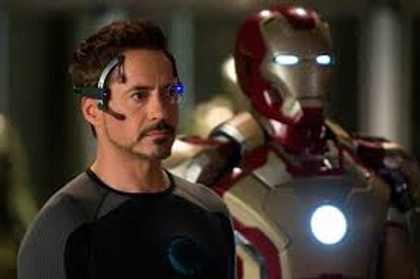Tony Stark - Robert Downey Jr.