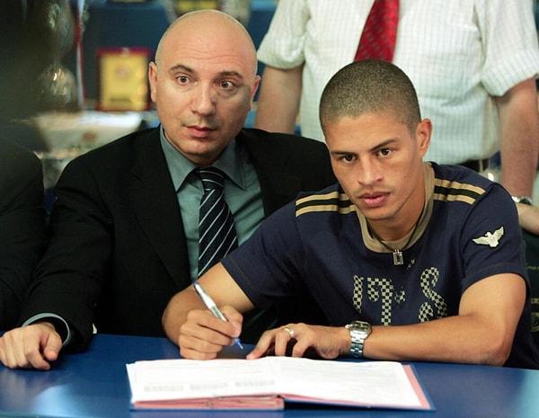 2. 2004 yılında 5 milyon euro karşılığında Fenerbahçe'ye transfer oldu.