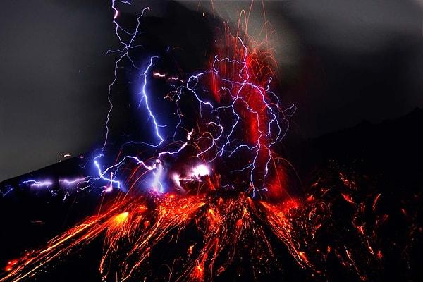 2. Volkanik Patlama Şimşeği