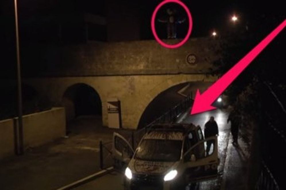 Baykuş Kostümü Giyen Remi Gaillard'tan Polise Efsane Şaka