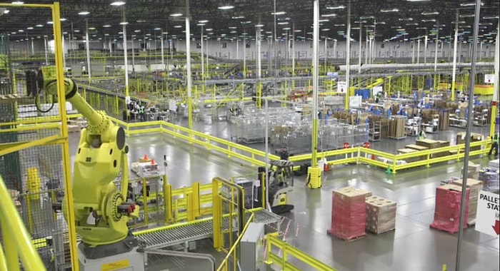 Amazon'un Devasa Depolarında Çalışan Yeni Nesil Robotlar