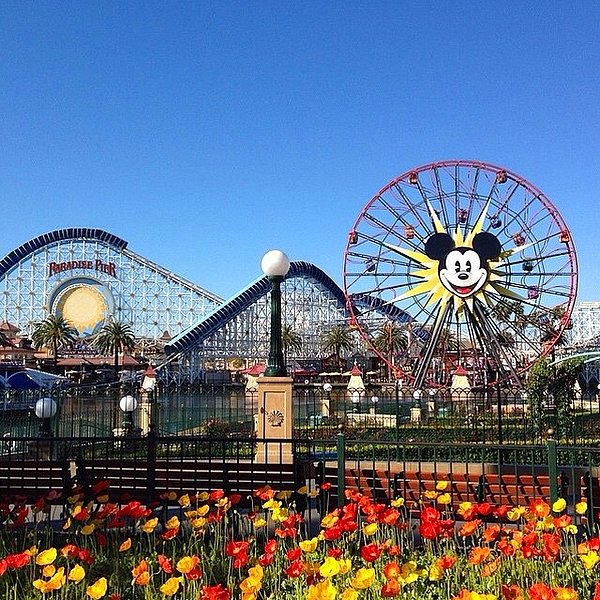 1. Disneyland, Kaliforniya