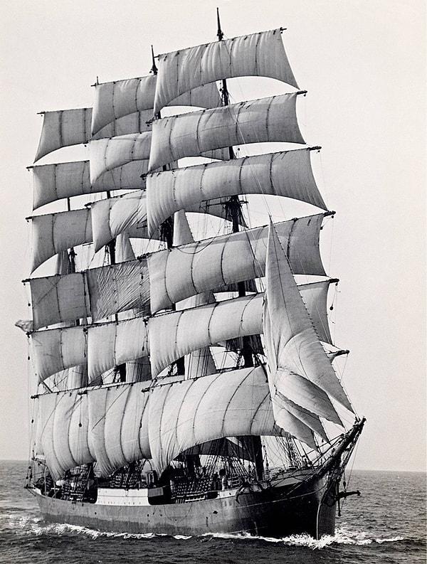 15. Yelkenli ticari gemilerin sonuncusu, Pamir. 1949