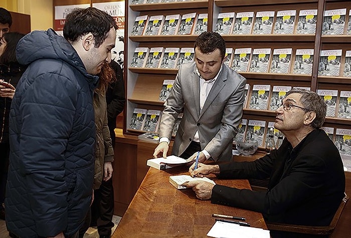 Orhan Pamuk'un İmza Gününe Yoğun İlgi