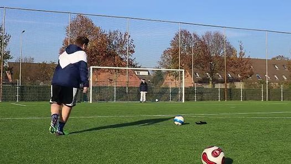 Dünyanın En İyi Frikik Atan Amatör Şişmanı