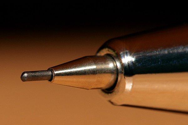 8. Bütün şevkinle cevabı yazarken kalem ucunun art arda kırılması.