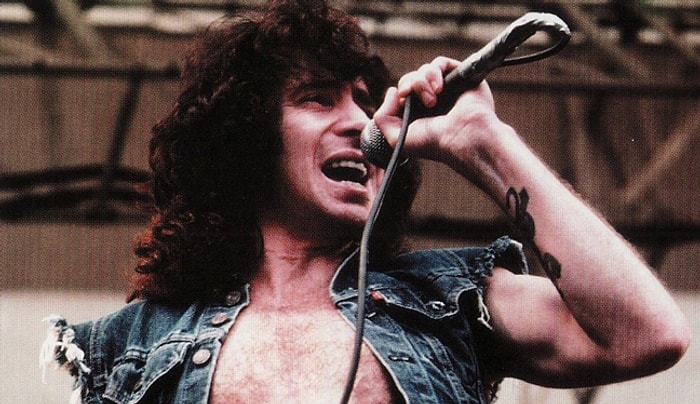 AC/DC`nin Efsane Vokalisti Bon Scott`ın Belgeseli Geliyor